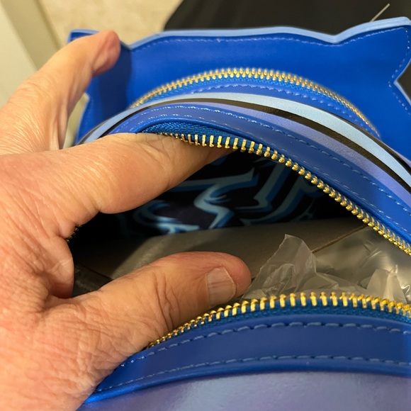 Loungefly Holographic Blue and Purple K-POP DEMOM HUNTERS DERPY TIGER!!! - Picture 10 of 10